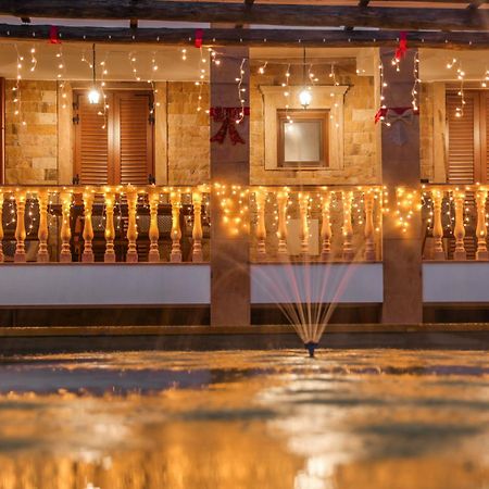 Archontiko Frideriki Luxury Apartments Chios Town Bagian luar foto