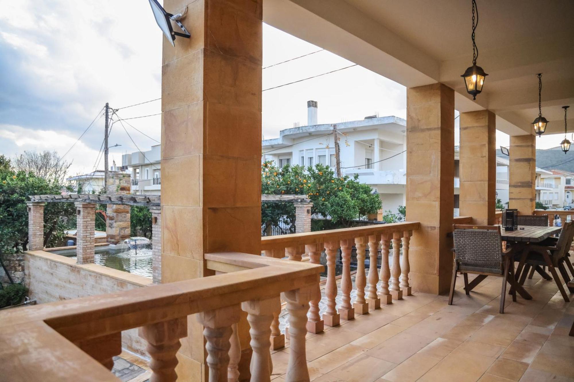 Archontiko Frideriki Luxury Apartments Chios Town Bagian luar foto
