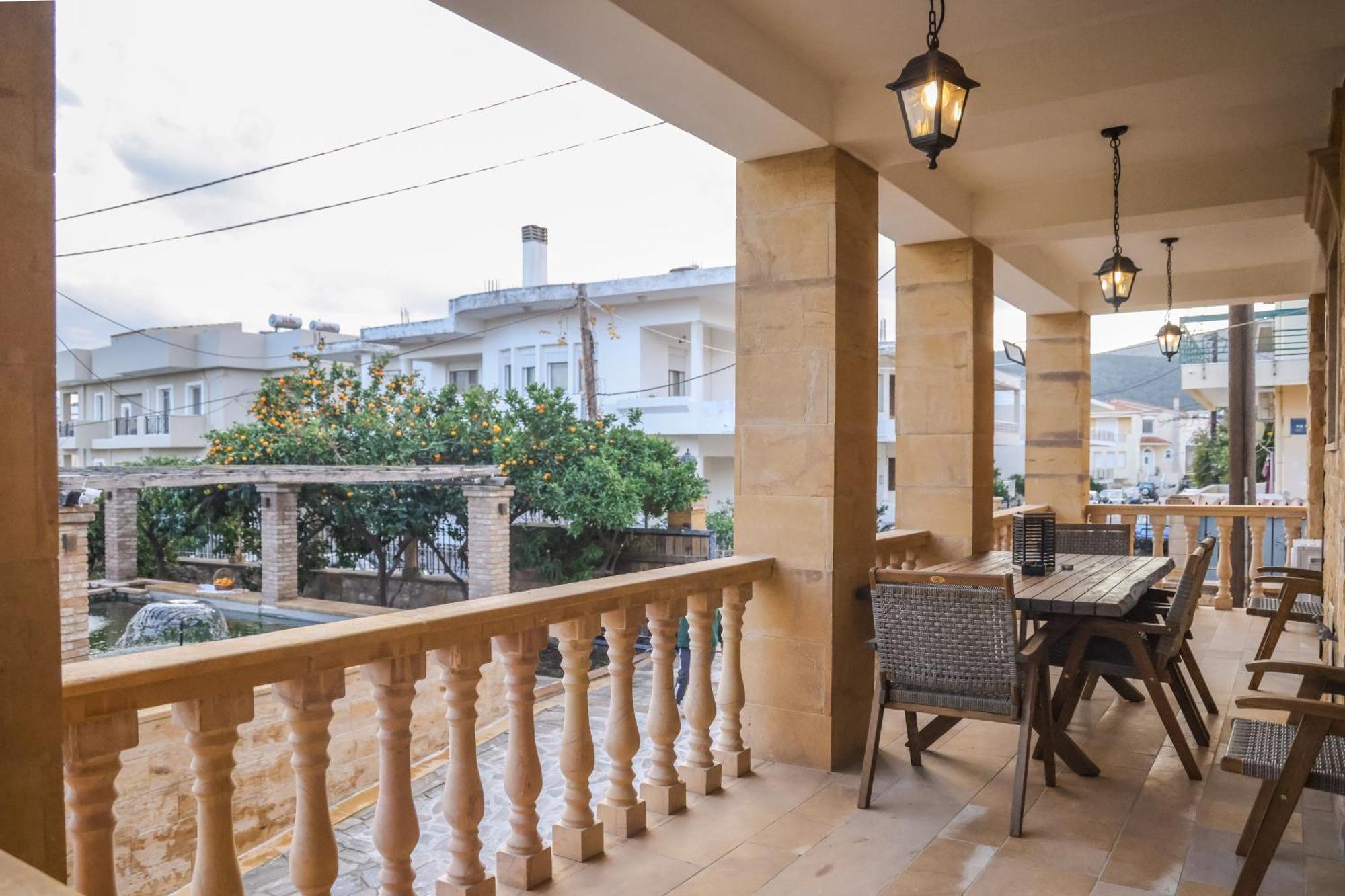 Archontiko Frideriki Luxury Apartments Chios Town Bagian luar foto
