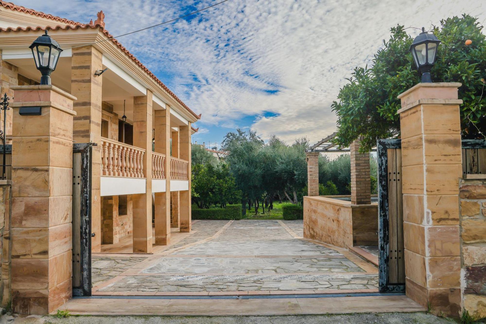 Archontiko Frideriki Luxury Apartments Chios Town Bagian luar foto