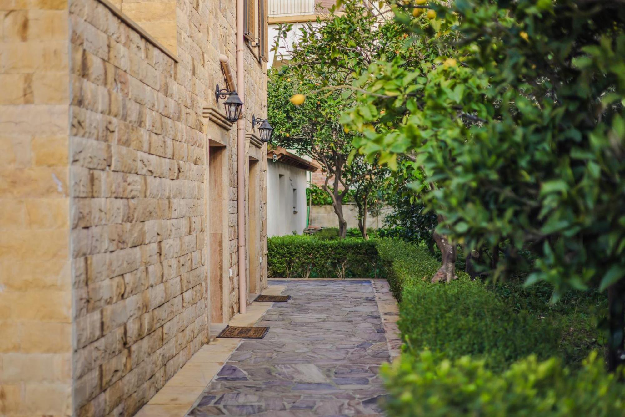 Archontiko Frideriki Luxury Apartments Chios Town Bagian luar foto