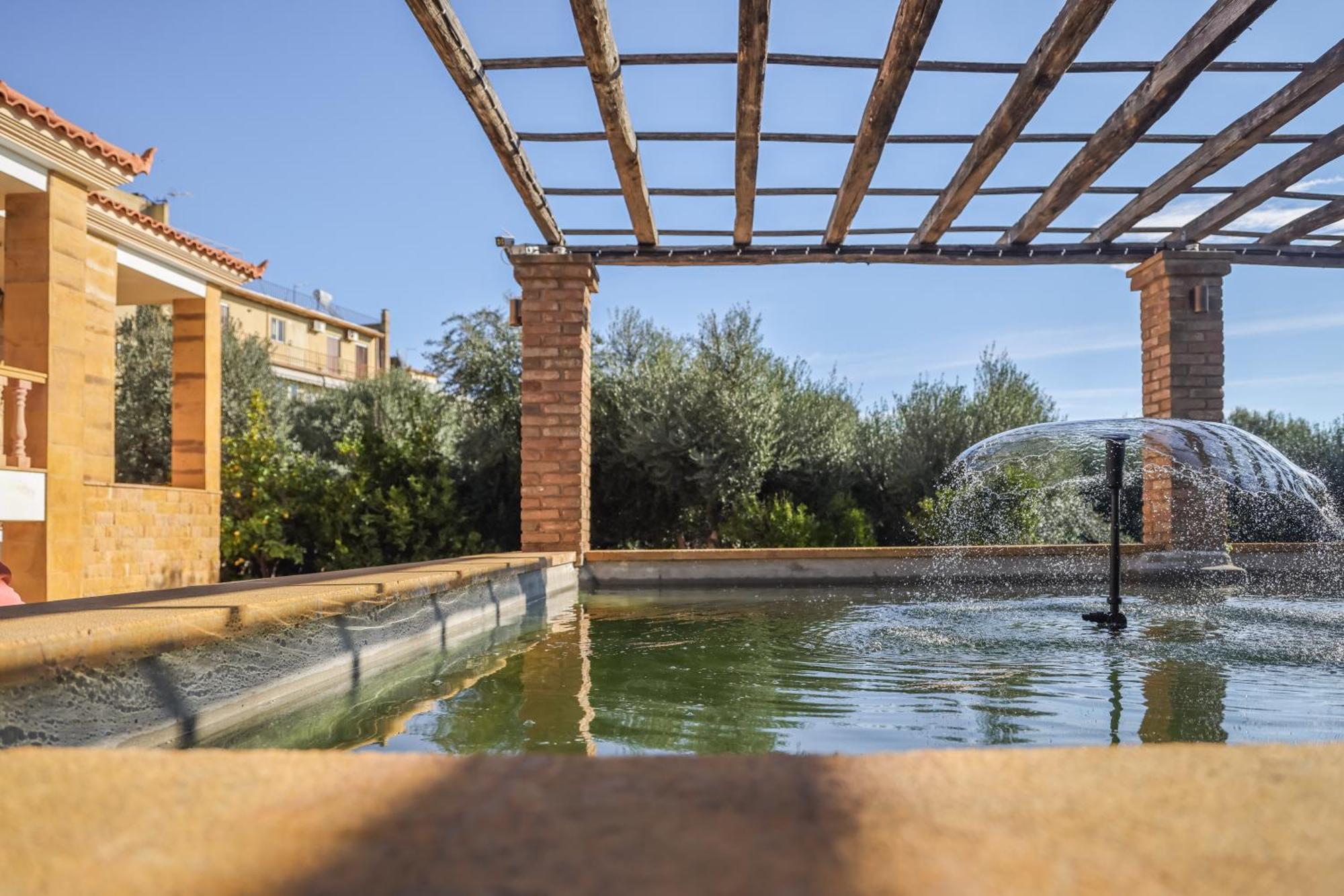 Archontiko Frideriki Luxury Apartments Chios Town Bagian luar foto
